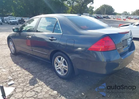 2007 Honda Accord 2.4 Ex z USA, uszkodzony, nr VIN 1HGCM567X7A131171